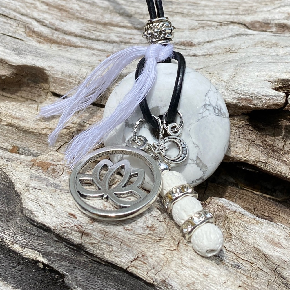 Healing Necklace - Howlite